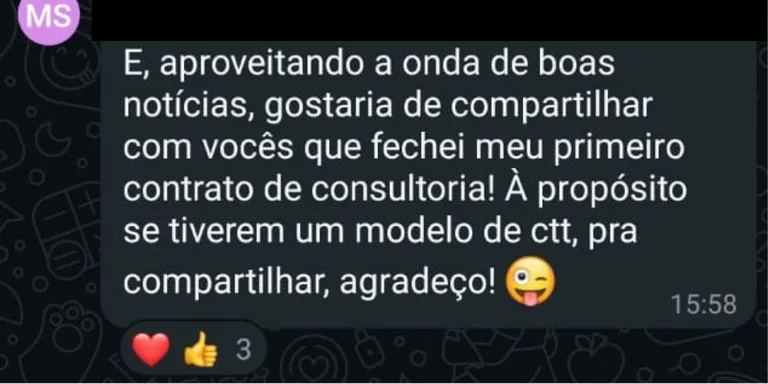 Print de WhatsApp: mentorado conta que fechou o primeiro contrato de consultoria
